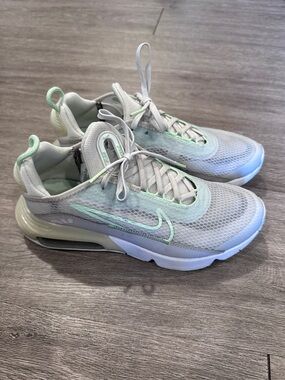Nike Youth White and Green Sneakers
